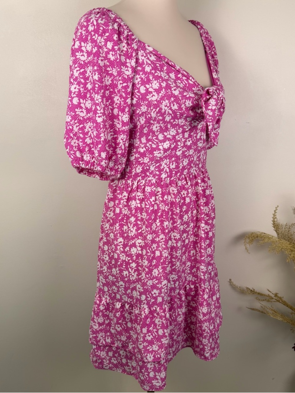 LC Lauren Conrad Pink and White Floral Mini Dress - Picture 3 of 13